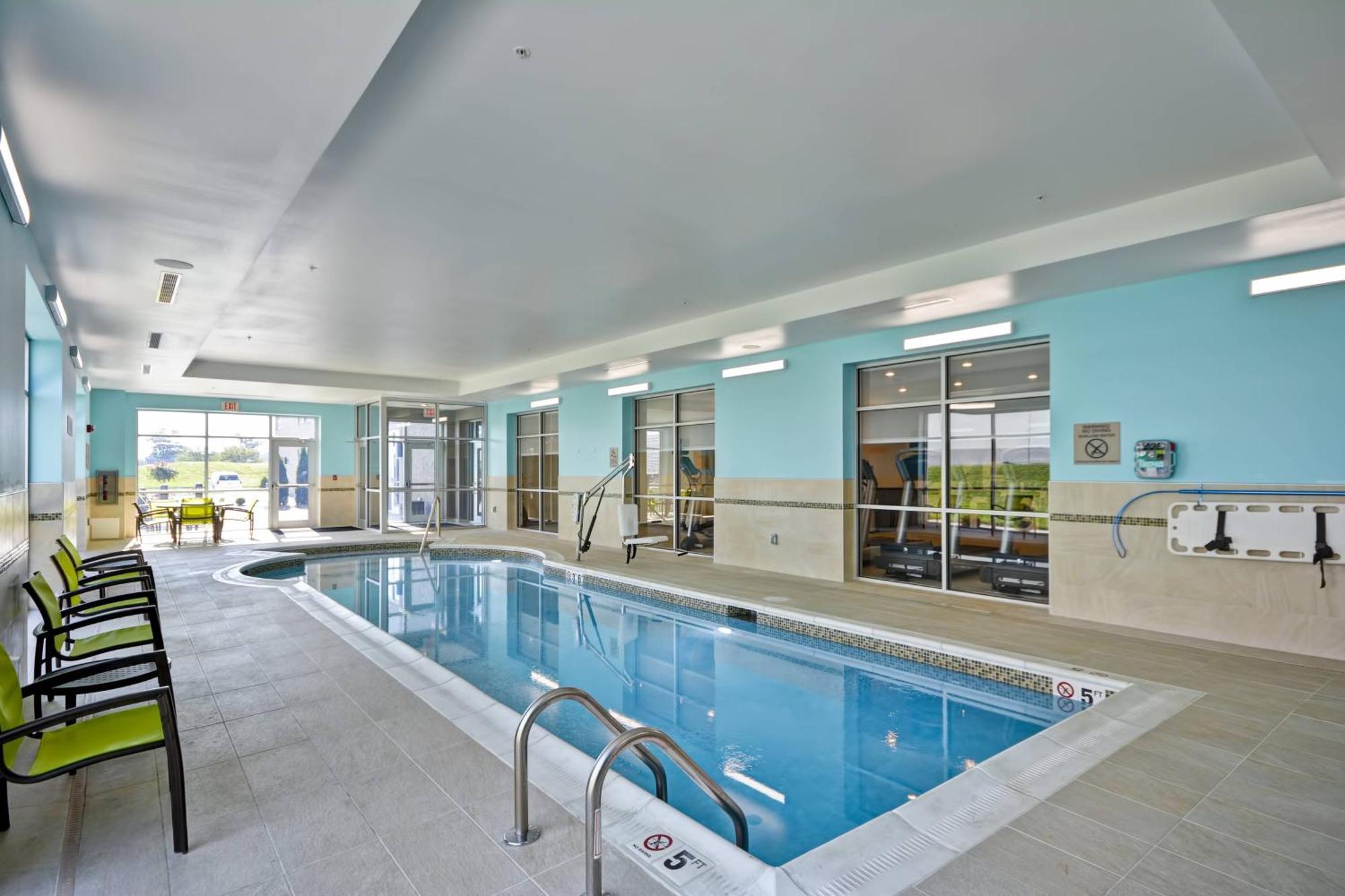 Springhill Suites By Marriott Cincinnati Blue Ash Exterior photo