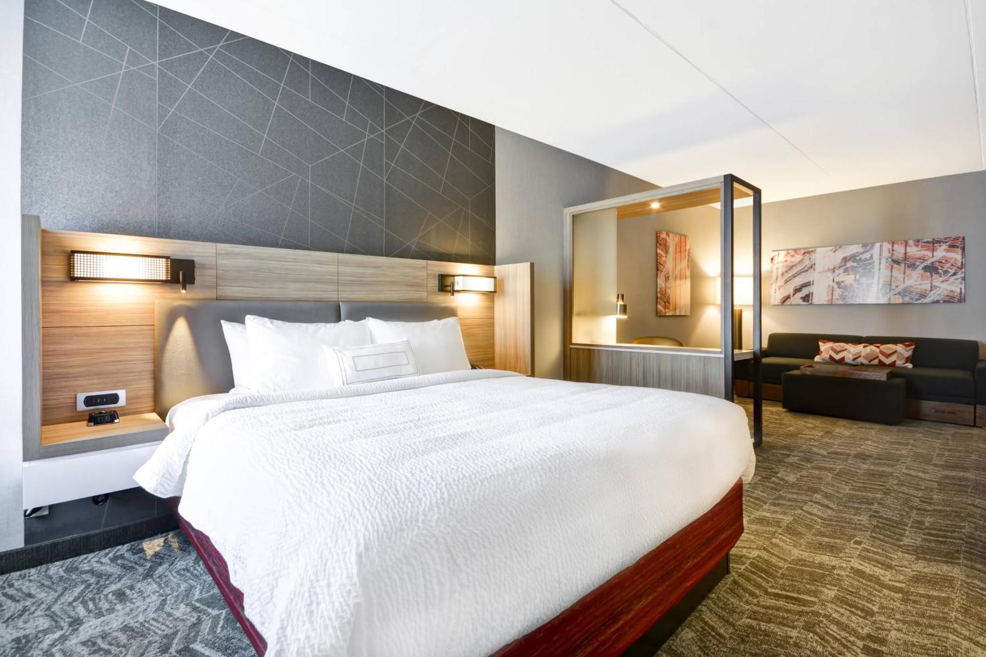 Springhill Suites By Marriott Cincinnati Blue Ash Exterior photo