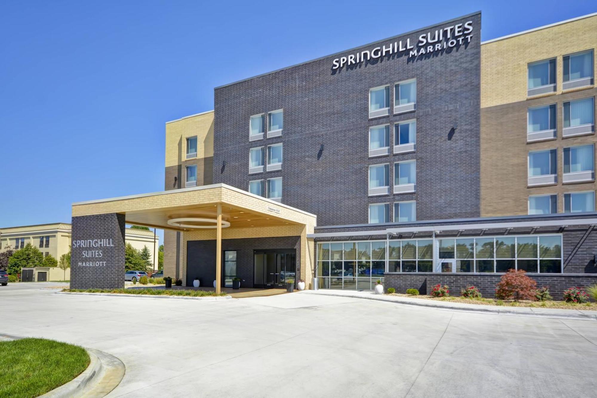 Springhill Suites By Marriott Cincinnati Blue Ash Exterior photo
